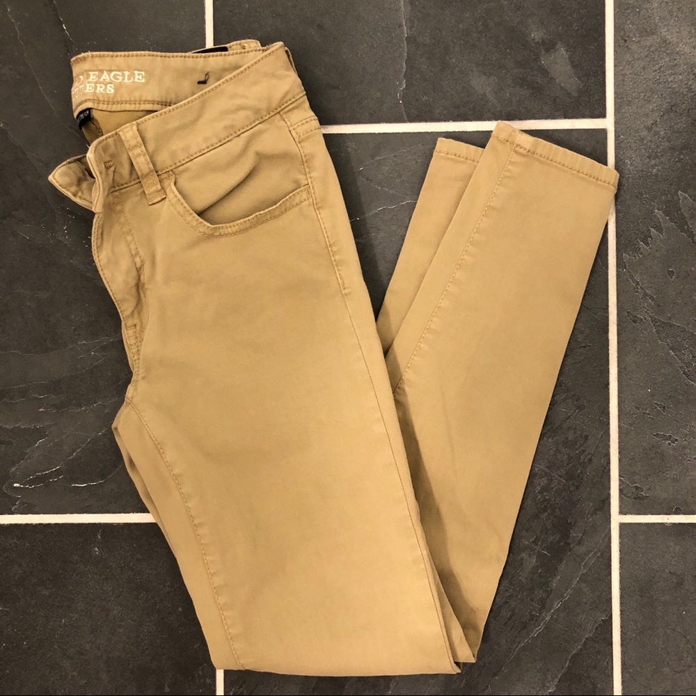 khaki colored AE jagging